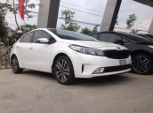 Bán xe Kia K3 AT đời 2018, màu trắng, 589 triệu