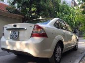 Cần bán xe Ford Focus 2.0 AT đời 2010, màu trắng, giá cạnh tranh