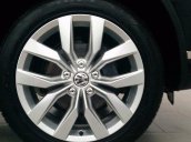 Bán xe Volkswagen Touareg GP đời 2016, màu đen, nhập khẩu