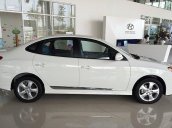 Bán xe Hyundai Avante sản xuất 2016, màu trắng