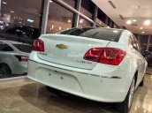 Chevrolet Cruze 2017, xả kho cuối năm, cam kết "Đủ xe-Đủ màu", giao xe toàn quốc, hỗ trợ mọi thủ tục, Vay 7 năm 0,6%