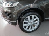 Volkswagen Touareg 3.6l FSI V6, đời 2016, màu nâu, tặng BHVC+3M. LH Hương: 0902.608.293