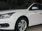 Lương Chevrolet Giải Phóng cần bán xe Chevrolet Cruze sản xuất 2016, màu trắng