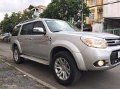 Cần bán Ford Everest 2.5L máy dầu sản xuất 2014, màu bạc