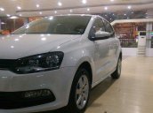 Bán Volkswagen Polo AT đời 2016, màu trắng, nhập khẩu chính hãng