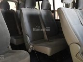 Cần bán Toyota Hiace đời 2009, màu kem (be) số sàn