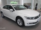 Dòng Sedan nhập Đức Volkswagen Passat 1.8L GP, màu trắng, cạnh tranh với Mec C200, BMW 320i - LH Hương 0902608293