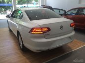 Dòng Sedan nhập Đức Volkswagen Passat 1.8L GP, màu trắng, cạnh tranh với Mec C200, BMW 320i - LH Hương 0902608293