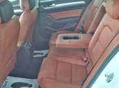 Dòng Sedan nhập Đức Volkswagen Passat 1.8L GP, màu trắng, cạnh tranh với Mec C200, BMW 320i - LH Hương 0902608293