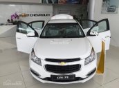 Bán Chevrolet Cruze 2017, màu xám trắng giá 40tr