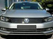 Volkswagen Passat 1.8l TSI, GP đời 2016, màu bạc, xe nhập Đức, cạnh tranh với Camry 2.5Q, LH Hương 0902.608.293