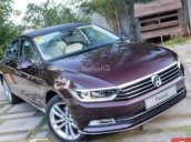 Dòng Sedan nhập Đức Volkswagen Passat 1.8l GP , màu đỏ mận, tặng 149 triệu tiền mặt, LH Hương: 0902.608.293