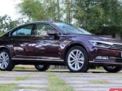 Dòng Sedan nhập Đức Volkswagen Passat 1.8l GP , màu đỏ mận, tặng 149 triệu tiền mặt, LH Hương: 0902.608.293