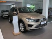 Bán xe Volkswagen Touareg GP, màu vàng cát, dòng SUV nhập Đức. Tặng BHVC+dán 3M. Hotline: 0902.608.293