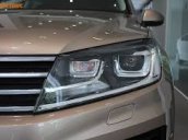 Bán xe Volkswagen Touareg GP, màu vàng cát, dòng SUV nhập Đức. Tặng BHVC+dán 3M. Hotline: 0902.608.293