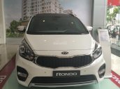 Bán Kia Rondo GMT đời 2017, màu trắng, 609 triệu