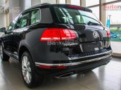 Bán xe Volkswagen Touareg GP đời 2016, màu vàng cát, dòng SUV nhập Đức