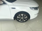 Báo giá Kia Optima đời 2017, màu trắng giá kịch sàn