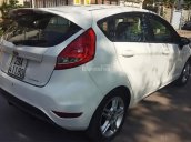 Bán xe Ford Fiesta S 2011 màu trắng, đang sử dụng