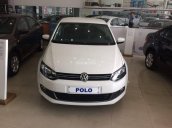 Cần bán xe Volkswagen Polo Sedan AT đời 2015, màu trắng, xe nhập, giá rẻ nhất, giao xe ngay