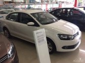 Cần bán xe Volkswagen Polo Sedan AT đời 2015, màu trắng, xe nhập, giá rẻ nhất, giao xe ngay