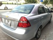 Cần bán Chevrolet Aveo đời 2011, màu bạc, giá tốt