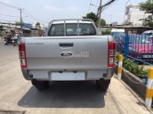 Bán xe Ford Cao Bằng giá rẻ với Ranger XL 2 cầu số sàn màu bạc, hỗ trợ trả góp 80%, lãi suất 0.6%/ tháng