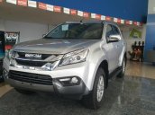 Bán Isuzu mu-X (4X2) AT đời 2017, màu bạc, nhập khẩu nguyên chiếc, giá 860tr