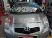 Cần bán xe Toyota Yaris 1.3 AT năm 2007, màu bạc  