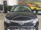 Bán Toyota Camry AT đời 2017, màu đen, giá tốt