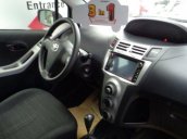 Cần bán xe Toyota Yaris 1.3 AT năm 2007, màu bạc  