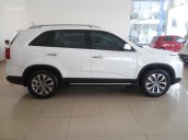 Ưu đãi giảm giá xe Kia Sorento GATH sản xuất 2017 màu trắng, giá tốt nhất