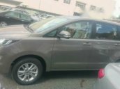 Cần bán xe Toyota Innova 2.0E đời 2016, màu nâu