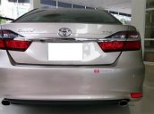 Cần bán Toyota Camry 2.5Q đời 2016, màu ghi vàng 