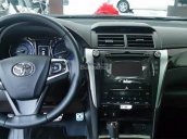 Cần bán Toyota Camry 2.5Q đời 2016, màu ghi vàng 