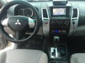 Cần bán gấp Mitsubishi Pajero Sport đời 2011, màu trắng số tự động