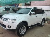 Cần bán gấp Mitsubishi Pajero Sport đời 2011, màu trắng số tự động