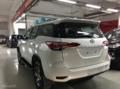 Bán xe Fortuner 2.4G máy dầu màu trắng - Fortuner V 2018 nhập khẩu nguyên chiếc Indonesia. Giao xe ngay