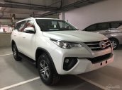 Bán xe Fortuner 2.4G máy dầu màu trắng - Fortuner V 2018 nhập khẩu nguyên chiếc Indonesia. Giao xe ngay