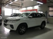 Bán xe Fortuner 2.4G máy dầu màu trắng - Fortuner V 2018 nhập khẩu nguyên chiếc Indonesia. Giao xe ngay