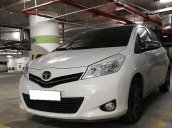 Chính chủ cần bán Toyota Yaris 2013, màu trắng xe gia đình