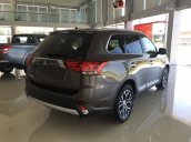 Mitsubishi Outlander 2016, nhập khẩu nguyên chiếc, khuyến mãi tốt chào xuân 2017 tại Kim Liên Quảng Bình