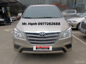 Cần bán Toyota Innova E đời 2016, màu nâu vàng. LH: Mr. Hạnh 0977262688