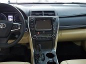 Bán Toyota Camry XLE đời 2016, màu vàng, nhập khẩu