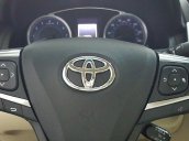 Bán Toyota Camry XLE đời 2016, màu vàng, nhập khẩu