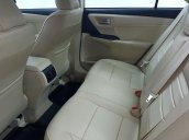 Bán Toyota Camry XLE đời 2016, màu vàng, nhập khẩu