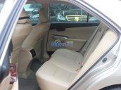 Cần bán xe Toyota Camry 2.0E sản xuất 2013, chính chủ giá cạnh tranh