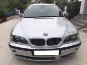 Cần bán xe BMW 325i đời 2005, màu bạc, nhập khẩu xe gia đình