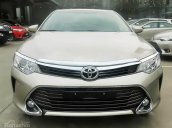 Bán Toyota Camry 2.5Q đời 2016, màu vàng