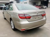 Bán Toyota Camry 2.5Q đời 2016, màu vàng